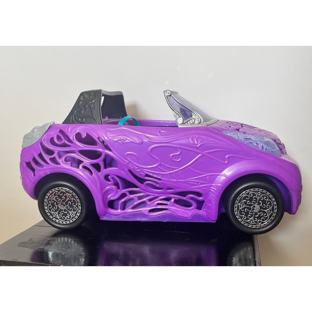 Monster High Scaris City of Frights Convertible 2012